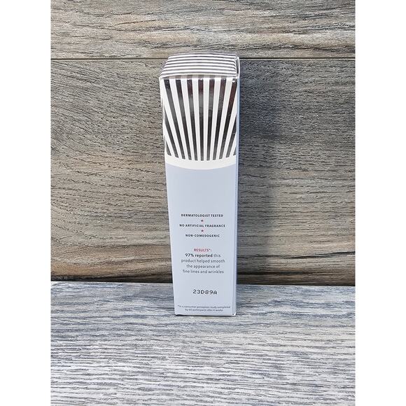 First Aid Beauty Hydrating Serum  With Hyaluronic Acid. 1.7fl Oz. 50 ML. - Picture 3 of 5